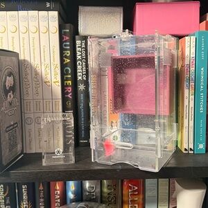 5 Clear Acrylic Spider Homes and Decor